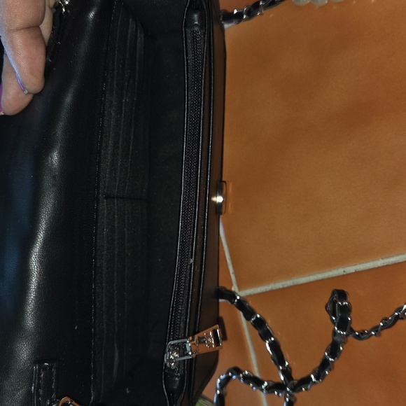 BADGLEY MISCHKA BLACK DIAMOND QUILTED CROSSBODY W/PEARLS NEW WITH TAG - Picture 5 of 11